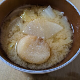 お麸と大根白菜のお味噌汁